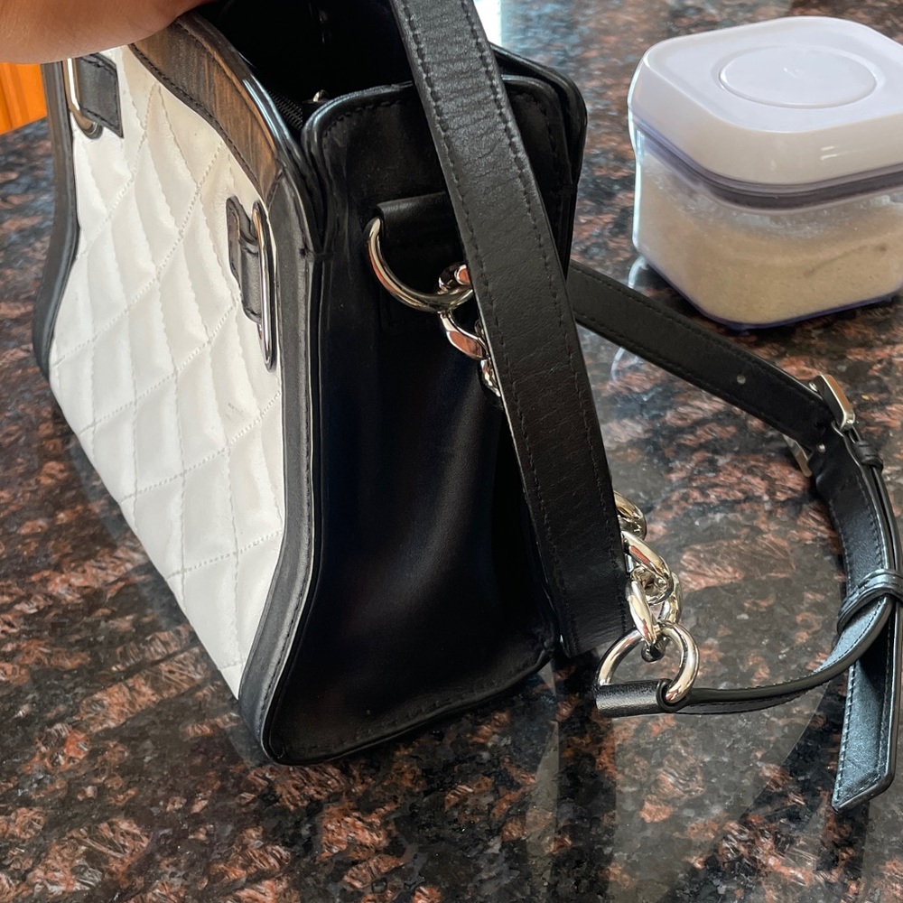 Michael Kors Hamilton Black and White Quilted Women's Crossbody Bag - Picture 13 of 16